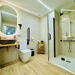 Modern With Style Near Center דירה ולנסיה