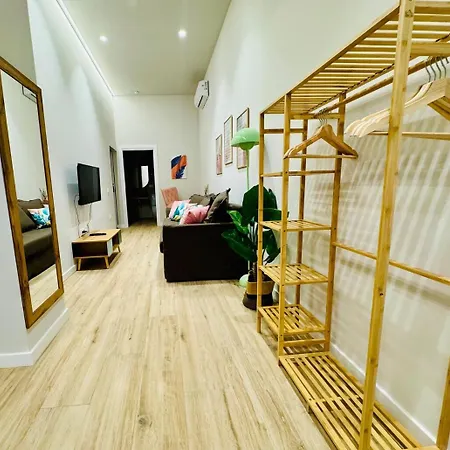 Modern With Style Near Center شقة *