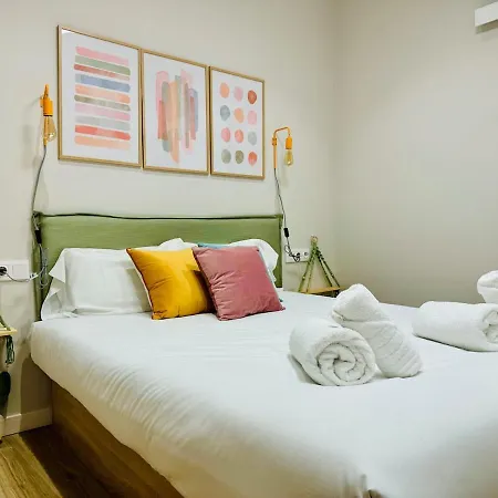 Modern With Style Near Center ולנסיה