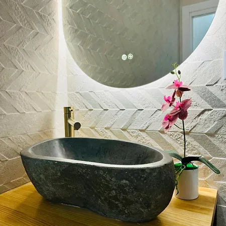 شقة Modern With Style Near Center