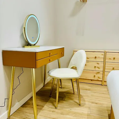 Modern With Style Near Center شقة
