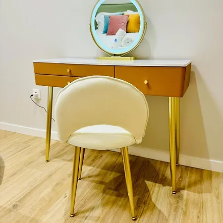 Апартаменты Modern With Style Near Center