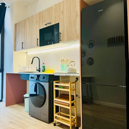 Modern With Style Near Center Valencia